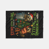 From The Windows To Walls Deck These Halls Raccoon Fleecedecke (Vorderseite (Horizontal))