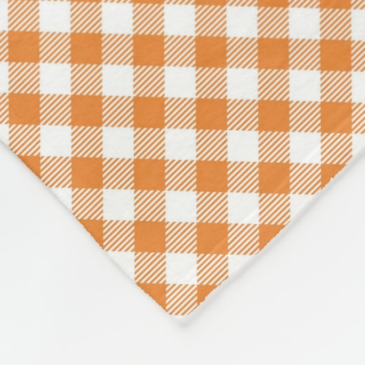 Front view features a brown and white gingham  fleecedecke (Ecke)