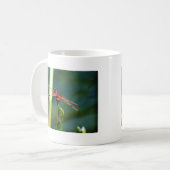 Frontal Red and Black Dragonfly Kaffeetasse (Vorderseite Links)