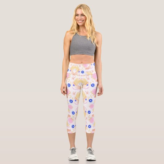 Frontansicht einer Person, die bunte Leggings träg (Vorderseite)