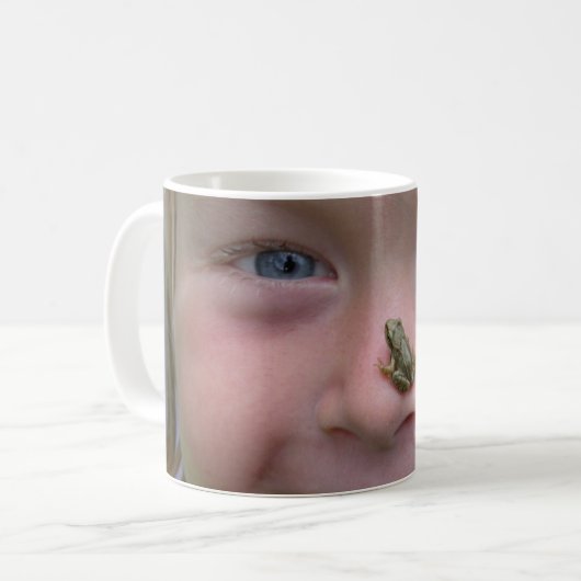 Frosch auf Nase Kaffeetasse (Vorderseite Links)