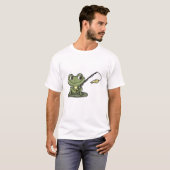Frosch beim Angeln mit Angelrute T-Shirt (Vorne ganz)