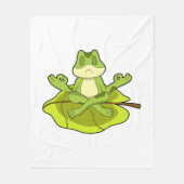 Frosch beim Meditat Fleecedecke (Vorderseite)