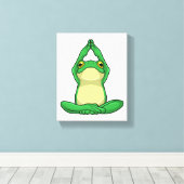 Frosch beim Yoga in Cross BLeged Leinwanddruck (Insitu (Holzboden))
