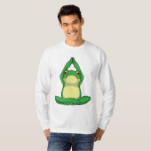 Frosch beim Yoga in Cross BLeged T-Shirt (Vorne ganz)