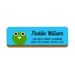 Frosch, der über die braune Wand schaut