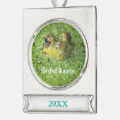 Frosch in den grünen Algen Banner-Ornament Silber (Links)