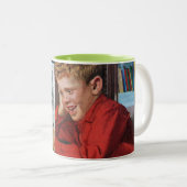 Frosch in der Bibliothek Zweifarbige Tasse (VorderseiteRechts)