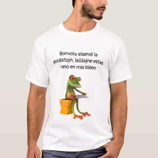 Frosch in einem Bidet, helles Shirt (Vorderseite)
