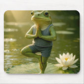 Frosch in einer Yogabaum-Pose Mousepad (Vorne)