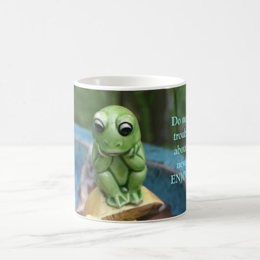 Frosch mit einer Mitteilungs-Tasse Kaffeetasse (Mittel)