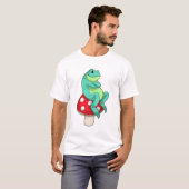 Frosch mit Pilz T-Shirt (Vorne ganz)