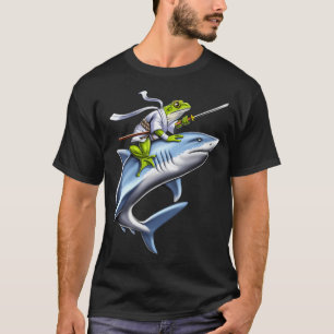 Frosch Samurai Ninja reitet auf Hai T-Shirt