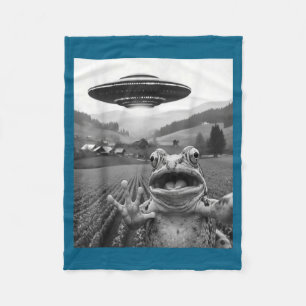 Frosch-Selfie mit Alien-Ufo lustiger schockierter Fleecedecke