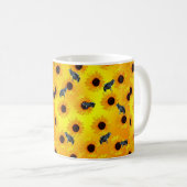 "Frösche und Sonnenblumen: Ein spielerisches Natur Kaffeetasse (VorderseiteRechts)