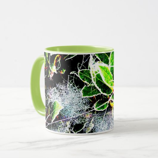 Frost umfaßte Stechpalmen- und Tasse (Vorderseite Links)