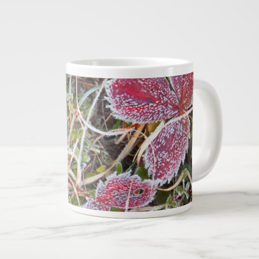 Frostbedeckte Blätter, Kanada Jumbo-Tasse (Vorderseite Rechts)
