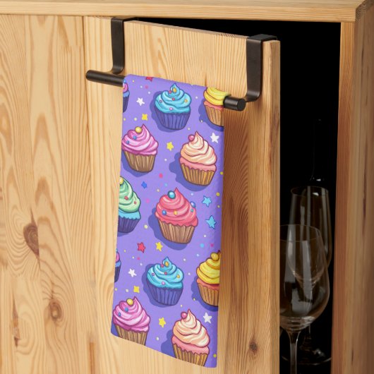 Frosted Fun Cupcake-Muster: Whimsical Bakery Geschirrtuch (Drittel gefaltet)