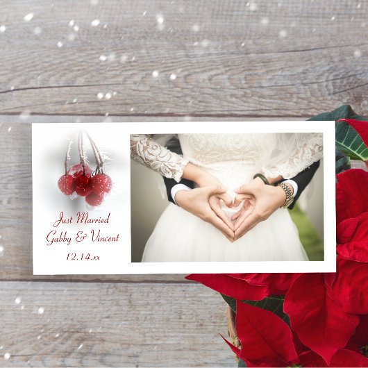 Frostige Red Berries Winter Just Married Foto Card Ankündigung