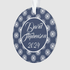 Frostige Schneeflocken am Mitternachtshimmel Ornament