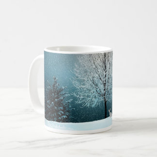 Frostiger Baum am Abend Kaffeetasse