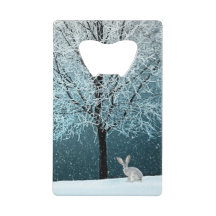 Frostiger Baum im Abend