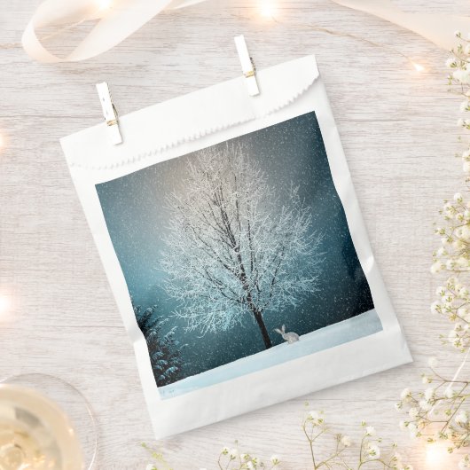 Frostiger Baum im Abend Geschenktütchen (Ausgeschnitten)