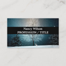 Frostiger Baum im Abend