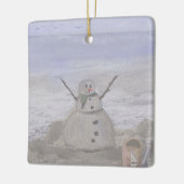 Frostiger Schneemann am Strand Keramikornament (Links)
