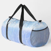 Frosty MIsty Trees Baby Blue Duffle Bag (Rechte Ecke)