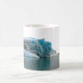 “Frozen Depths” Mug | Iceberg and Jellyfish Ocean  Kaffeetasse (Mittel)