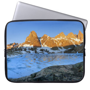 Frozen Minaret Lake Sunrise - Sierra Nevada Laptopschutzhülle