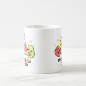 Früchtchen Freunde – Süßes Kawaii Frucht Design Kaffeetasse (Mittel)