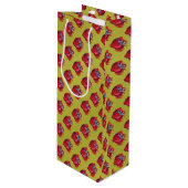 Fruchtmuster Erdbeeren auf Gold Party Stuff Geschenktüte Für Weinflaschen (Vorderseite Schrägansicht)