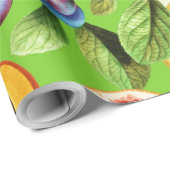 Fruchtmuster im grünen Hintergrund Geschenkpapier (Rolleneckpunkt)