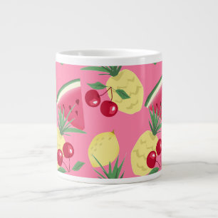 Fruchtsäfte auf rosafarbenem Hintergrund. Jumbo-Tasse