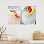 Fruchtwasser mit Zitronen und Erdbeeren Poster (Küche)