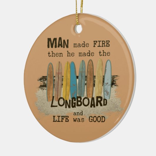 Früher Mann-surfender Spaß mit Longboards Keramik Ornament (Links)