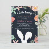 Frühjahr Ankunft Baby Dusche Einladung (Stehend Vorderseite)