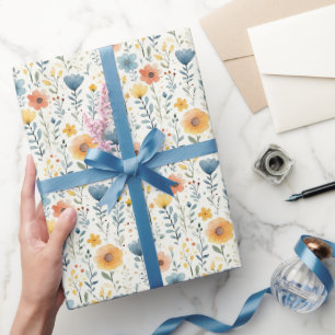 Frühjahrs-Wildblumen auf Off White Geschenkpapier