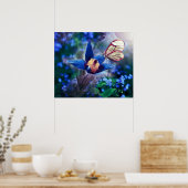 Frühjahrsschmetterling auf blauer Blume Poster (Küche)