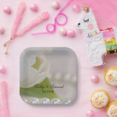 Frühjahrssehen mit weißem Tulip und Perlen Pappteller (Party)