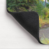 Frühling Herbst durch Bach in Montana Mousepad (Ecke)