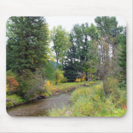Frühling Herbst durch Bach in Montana Mousepad