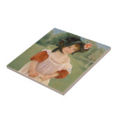 Frühling: Margot stehend in einem Garten | 1900 Fliese (Seite)