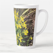 Frühlinggelbe Daffodien Latte Tasse (Rechts)