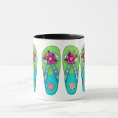 Frühlings-Flip-Flops in hellen Farben Tasse (Zentrum)