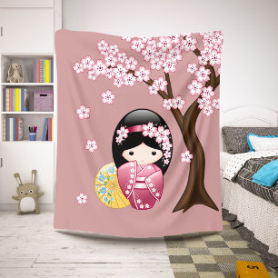 Frühlings-Kokeshi-Puppe - Süße japanische Geisha a Sherpadecke