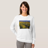 Frühlingsangebote im Überfluss der Wildblumen beim T-Shirt (Vorne ganz)