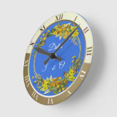 Frühlingsbecher Blume in den Wolken Runde Wanduhr (Winkel)